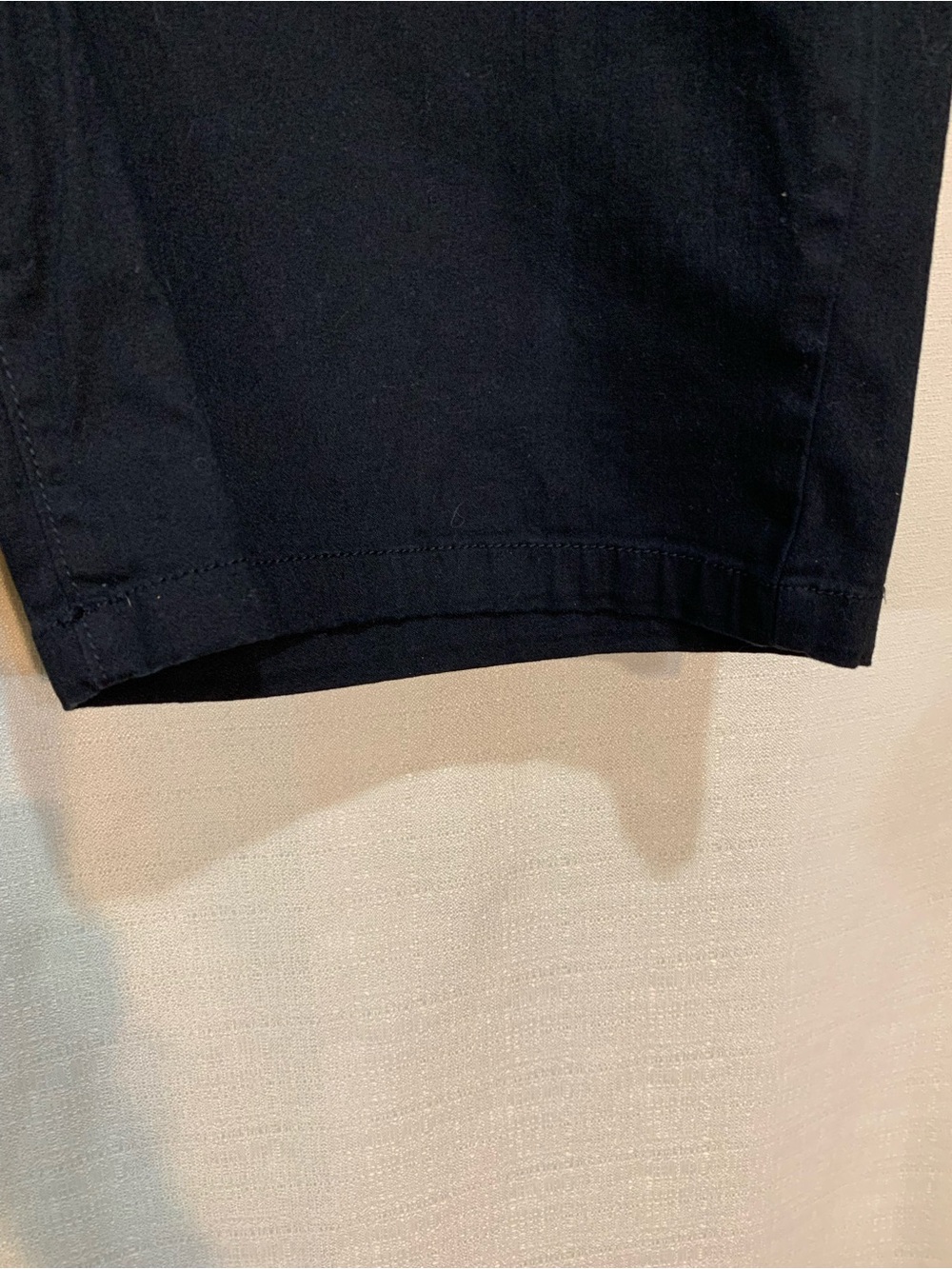 Lee Black Flat-Front Men's Shorts a3/86 - Picture 4 of 10